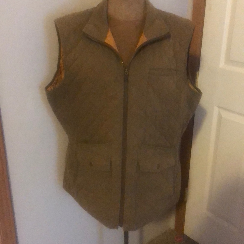 Vintage olive quilted vest by Duluth